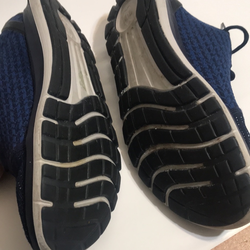 Under Armor Running Shoes - image 2